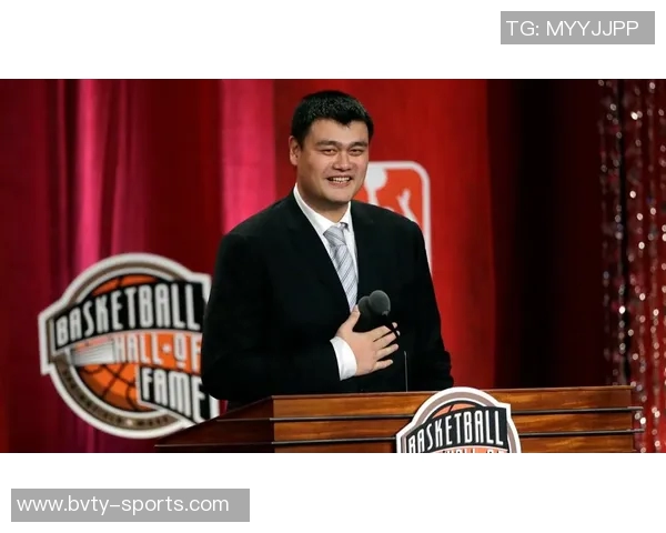 白巧克力谈中锋排名：姚明排魔兽之前仅奥尼尔能超越魔兽